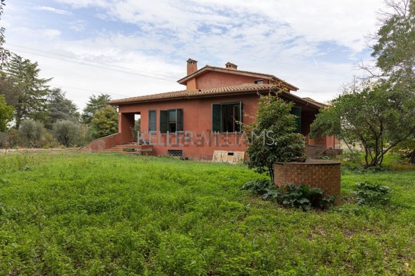 casa indipendente in vendita a Fiumicino