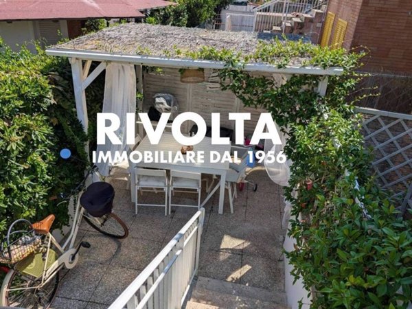 casa indipendente in vendita a Fiumicino in zona Fregene