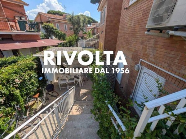 casa indipendente in vendita a Fiumicino