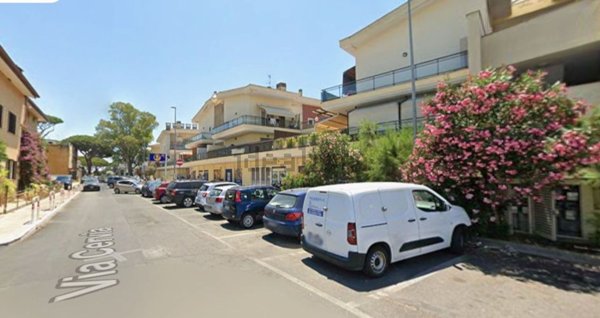 locale commerciale in vendita a Fiumicino in zona Fregene