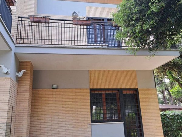 casa indipendente in vendita a Fiumicino in zona Isola Sacra
