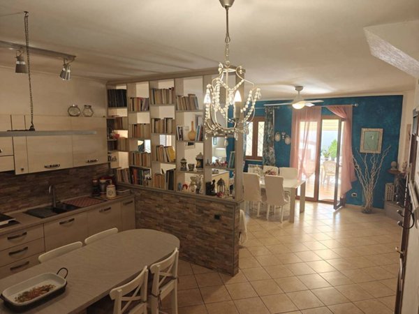 casa indipendente in vendita a Fiumicino in zona Isola Sacra
