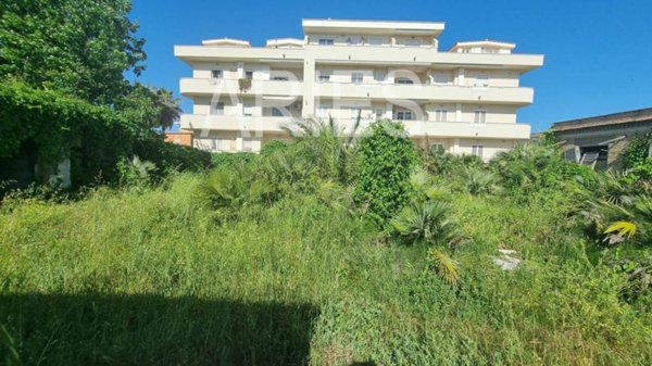 terreno edificabile in vendita a Fiumicino in zona Isola Sacra