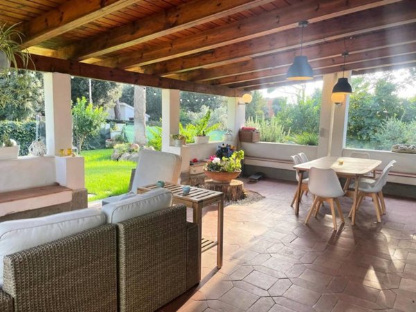 casa indipendente in vendita a Fiumicino in zona Fregene