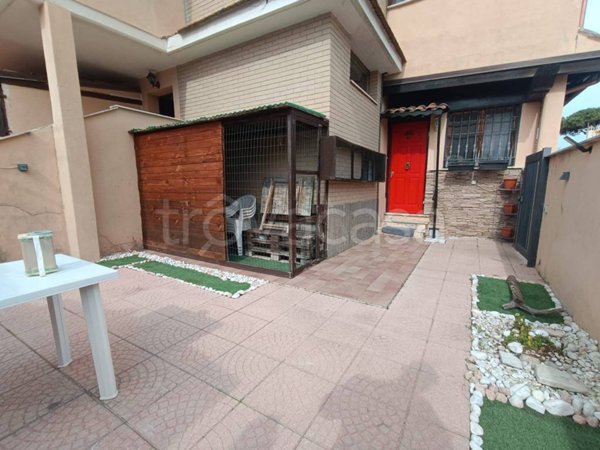 appartamento in vendita a Fiumicino in zona Isola Sacra