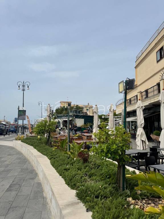negozio in vendita a Fiumicino