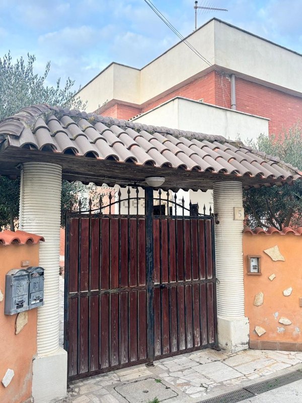 appartamento in vendita a Fiumicino in zona Focene