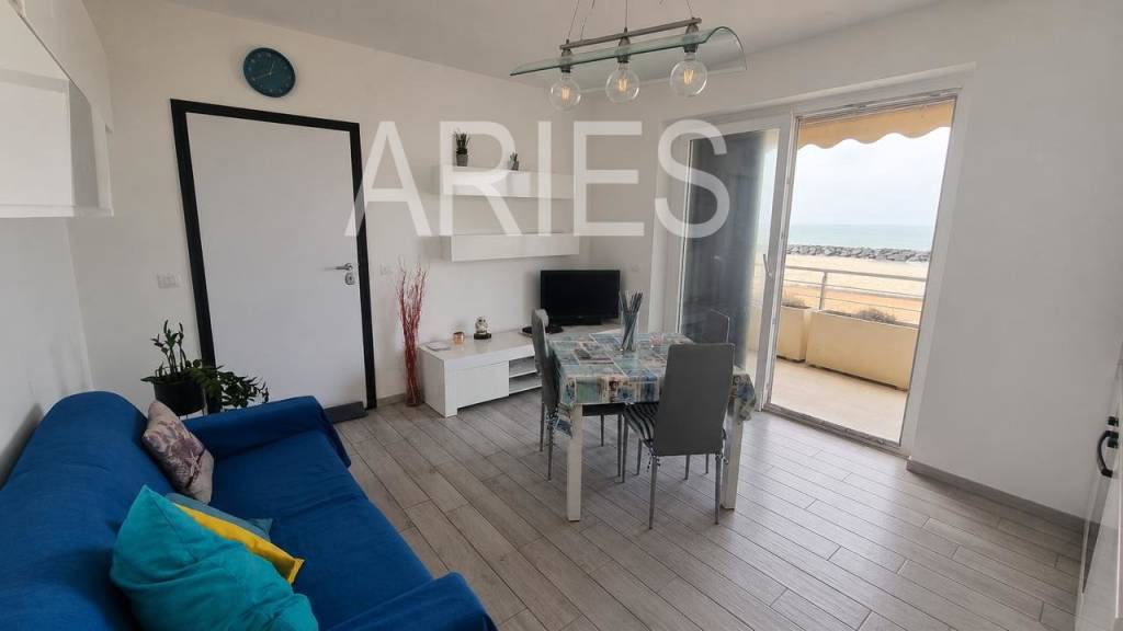appartamento in vendita a Fiumicino in zona Isola Sacra