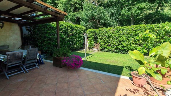 casa indipendente in vendita a Fiumicino