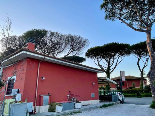 negozio in vendita a Fiumicino in zona Maccarese