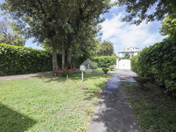 casa indipendente in vendita a Fiumicino in zona Fregene