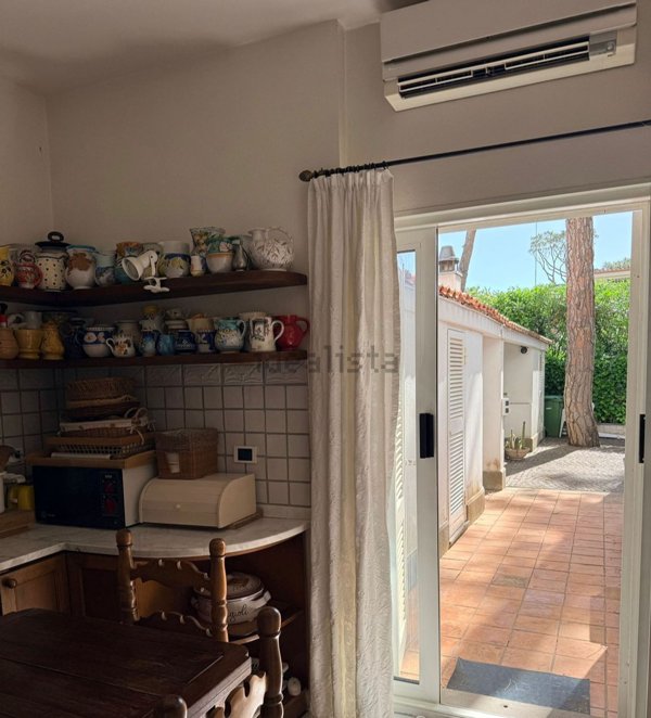 casa indipendente in vendita a Fiumicino in zona Fregene