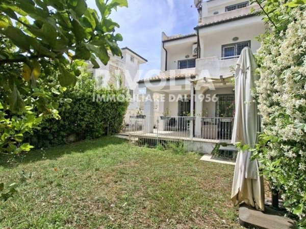 casa indipendente in vendita a Fiumicino in zona Maccarese