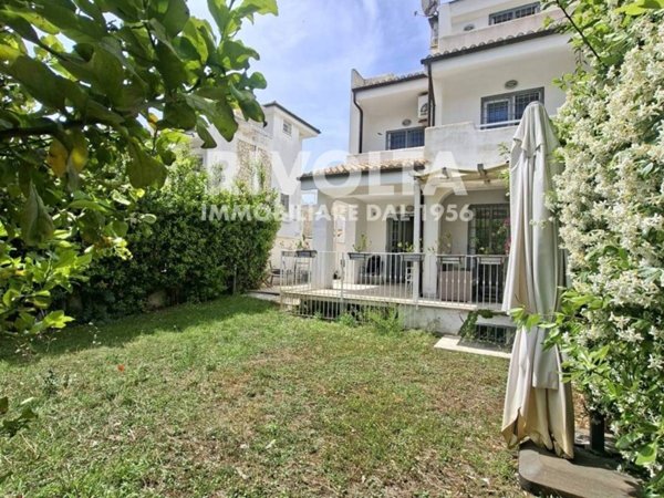 casa indipendente in vendita a Fiumicino in zona Fregene