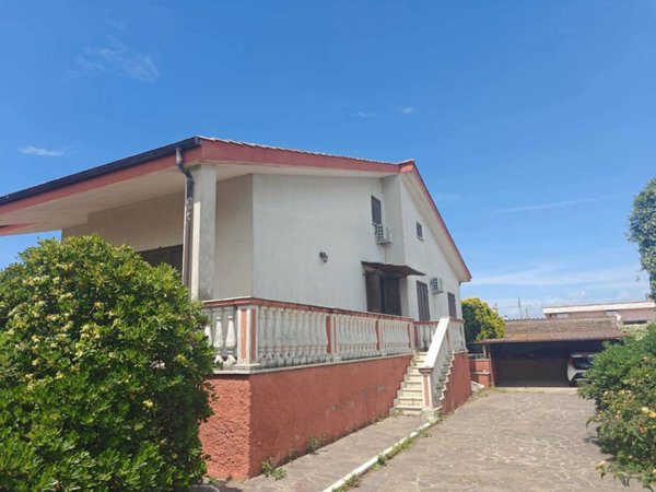 casa indipendente in vendita a Fiumicino in zona Focene