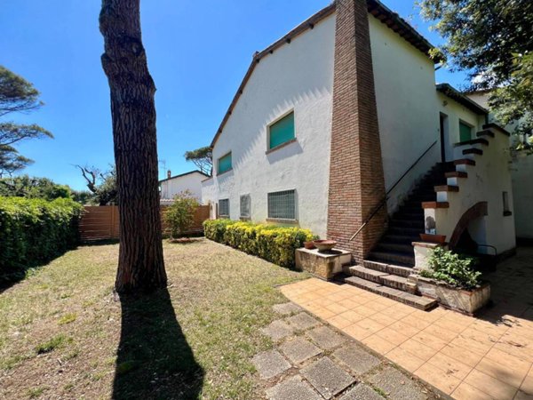 casa indipendente in vendita a Fiumicino in zona Fregene