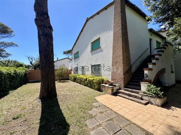 casa indipendente in vendita a Fiumicino in zona Fregene