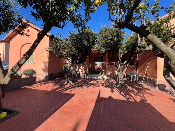 casa indipendente in vendita a Fiumicino in zona Torrimpietra