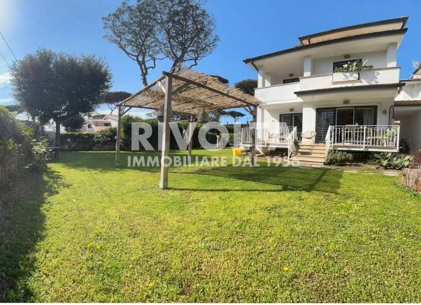 casa indipendente in vendita a Fiumicino in zona Fregene