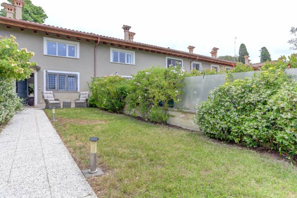 casa indipendente in vendita a Fiumicino