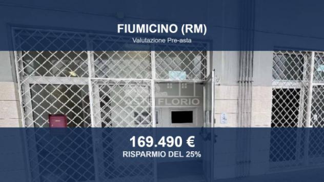 negozio in vendita a Fiumicino in zona Isola Sacra