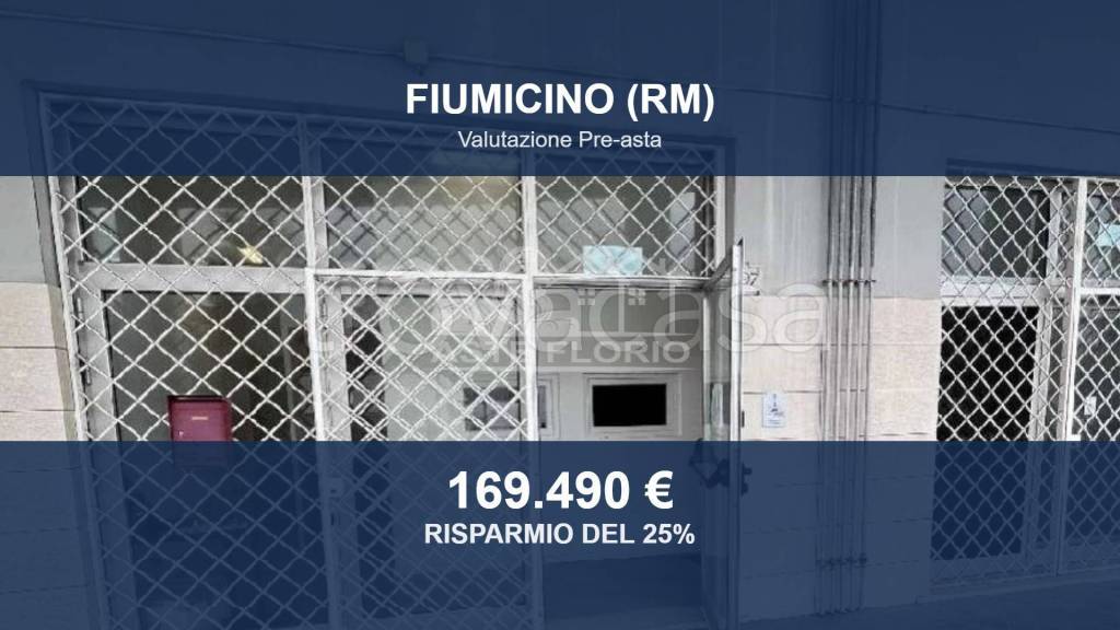 negozio in vendita a Fiumicino in zona Isola Sacra