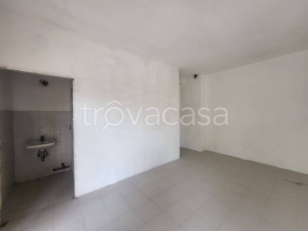 negozio in vendita a Fiumicino in zona Maccarese