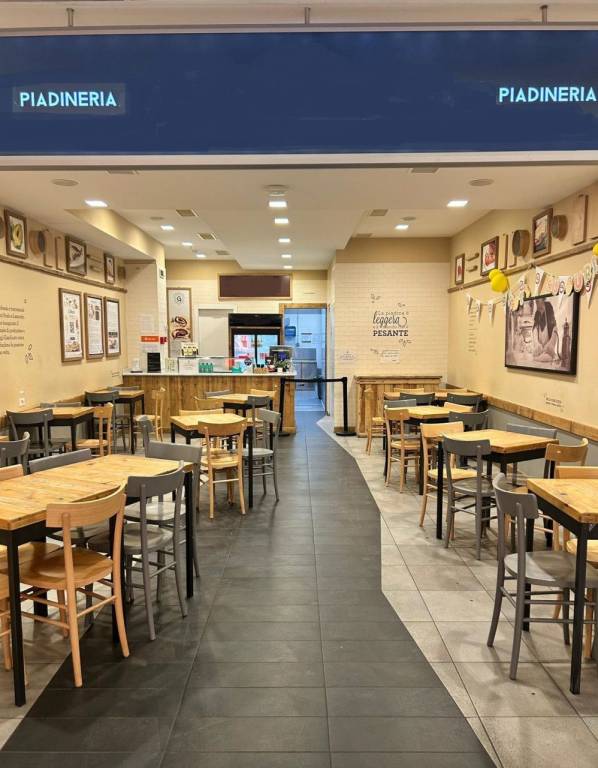 negozio in vendita a Fiumicino