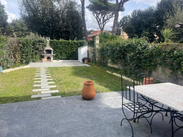 appartamento in vendita a Fiumicino in zona Fregene