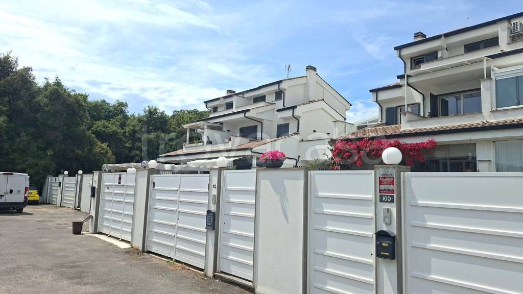 appartamento in vendita a Fiumicino in zona Fregene