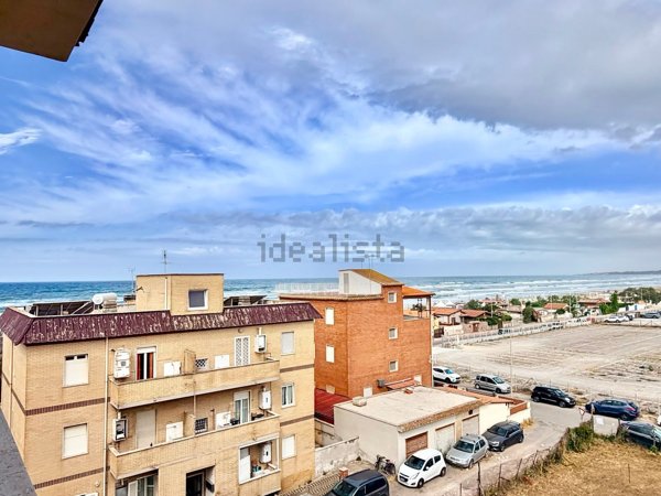 appartamento in vendita a Fiumicino in zona Passo Oscuro