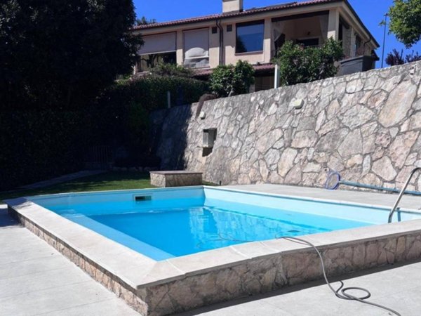 casa indipendente in vendita a Fiumicino in zona Testa di Lepre
