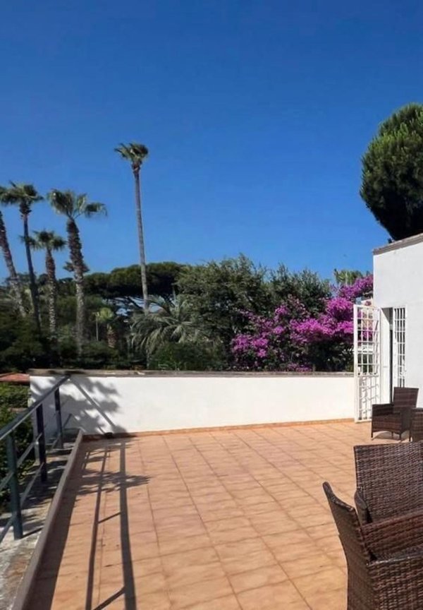 casa indipendente in vendita a Fiumicino in zona Fregene