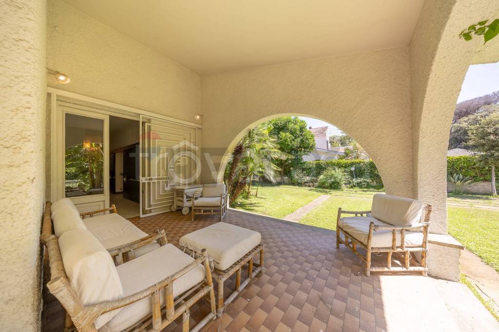 casa indipendente in vendita a Fiumicino in zona Fregene