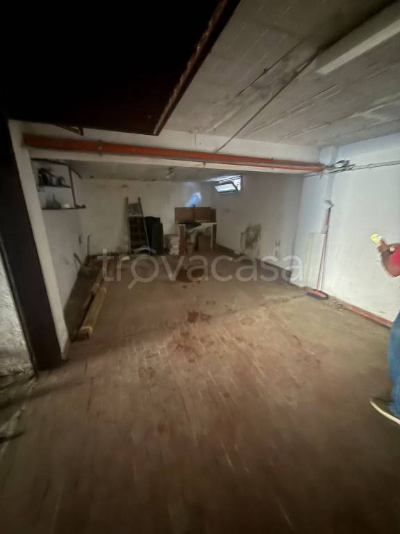 locale di sgombero in vendita a Fiumicino in zona Passo Oscuro