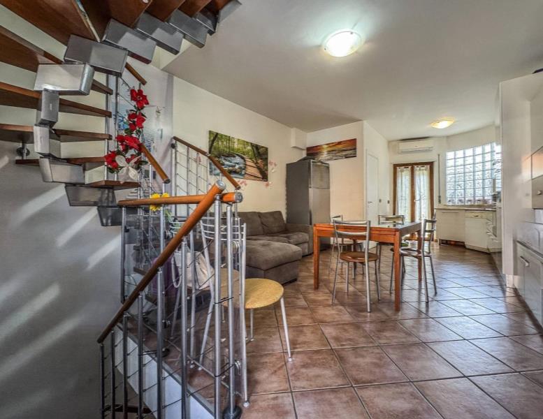 villa in vendita a Fiumicino in zona Isola Sacra