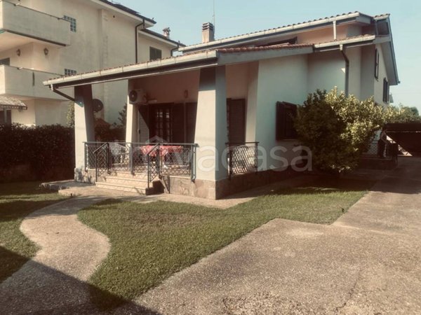 casa indipendente in vendita a Fiumicino in zona Fregene