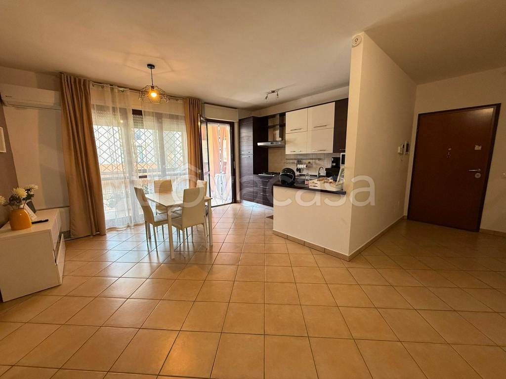 appartamento in vendita a Fiumicino in zona Isola Sacra