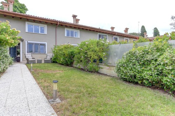 casa indipendente in vendita a Fiumicino