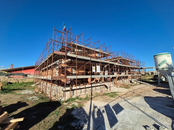 casa indipendente in vendita a Fiumicino in zona Isola Sacra