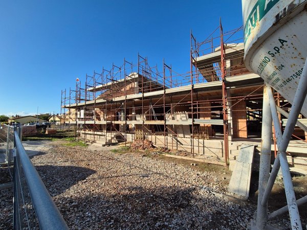 casa indipendente in vendita a Fiumicino in zona Isola Sacra