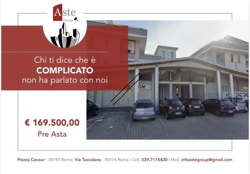 negozio in vendita a Fiumicino in zona Isola Sacra