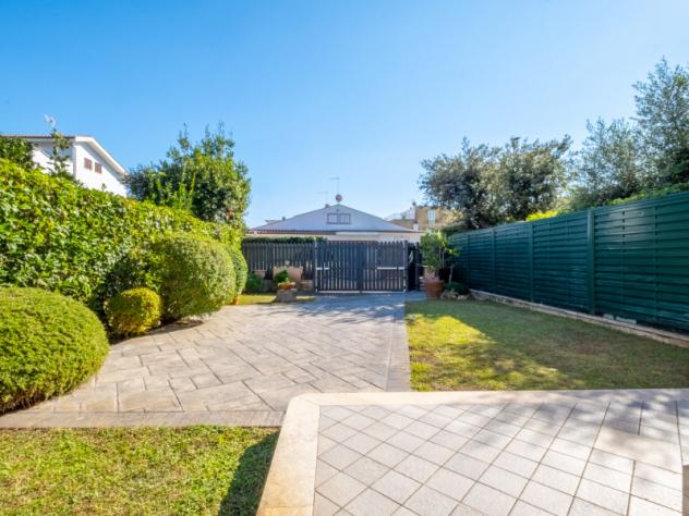 casa indipendente in vendita a Fiumicino in zona Fregene