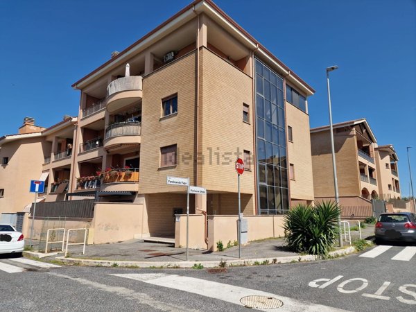 appartamento in vendita a Fiumicino in zona Palidoro