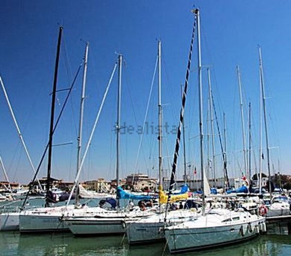appartamento in vendita a Fiumicino in zona Isola Sacra