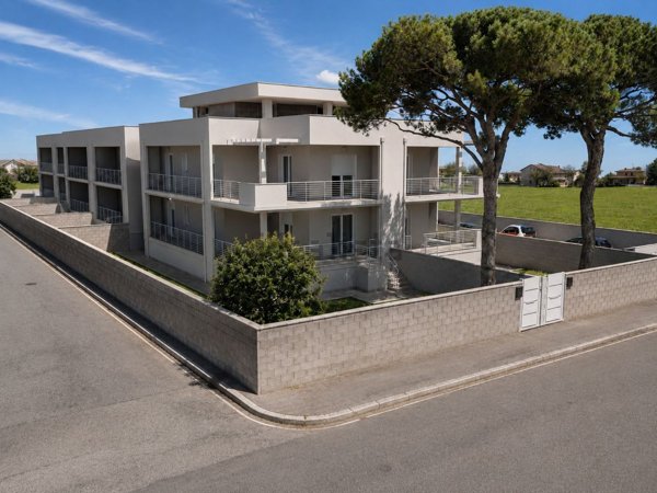 appartamento in vendita a Fiumicino in zona Isola Sacra