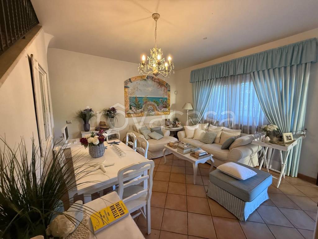 casa indipendente in vendita a Fiumicino in zona Fregene