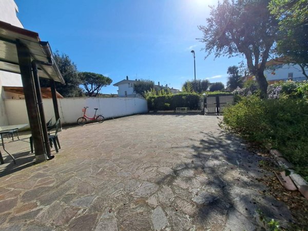 casa indipendente in vendita a Fiumicino in zona Fregene