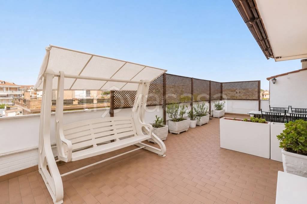 appartamento in vendita a Fiumicino in zona Isola Sacra