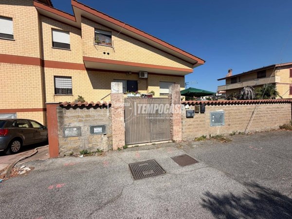 appartamento in vendita a Fiumicino in zona Isola Sacra